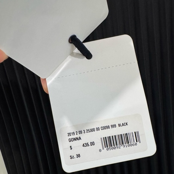 BNWT Moncler Classic Black Midi Pleated skirt size 38/US XS/Small $435 - Picture 6 of 10